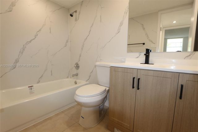 4550 NW 9th St 305E, Miami, FL 33126