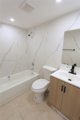 4550 NW 9th St 305E, Miami, FL 33126