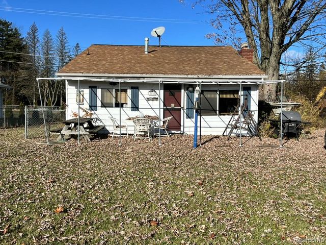 7357 Crest Road, Lexington Township, MI 48450