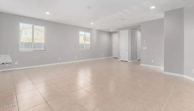 9640 E Thunderbolt Avenue, Mesa, AZ 85212
