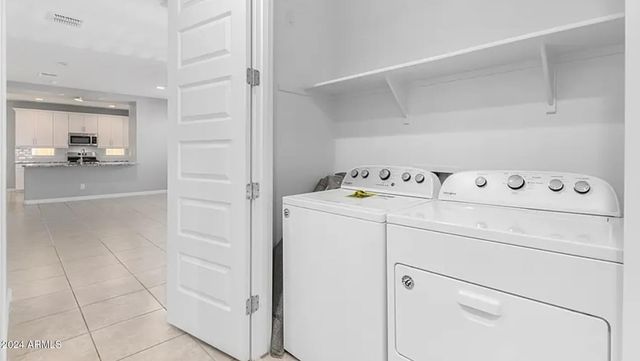 9640 E Thunderbolt Avenue, Mesa, AZ 85212