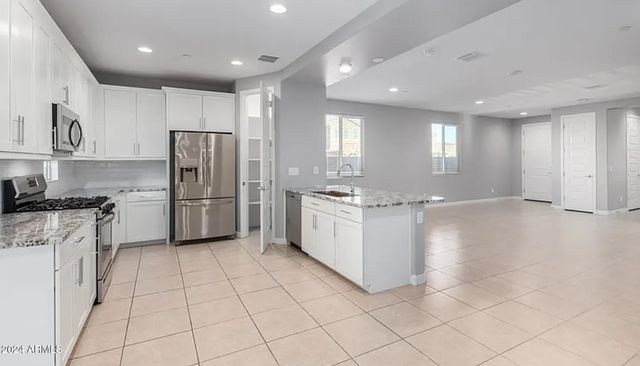 9640 E Thunderbolt Avenue, Mesa, AZ 85212