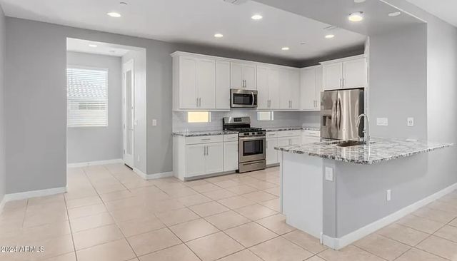 9640 E Thunderbolt Avenue, Mesa, AZ 85212