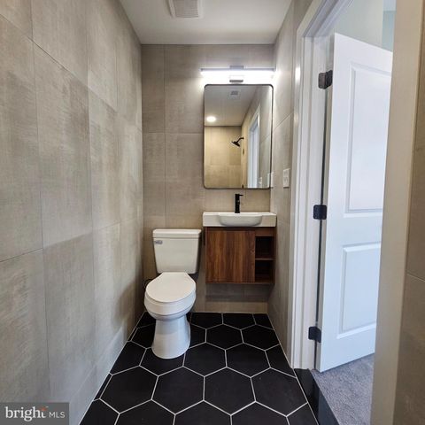 5025 N 9TH ST, Philadelphia, PA 19141