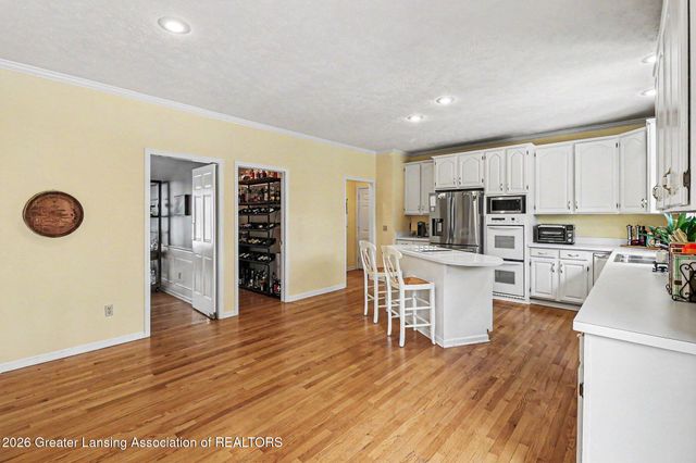2480 Overglen Court, East Lansing, MI 48823