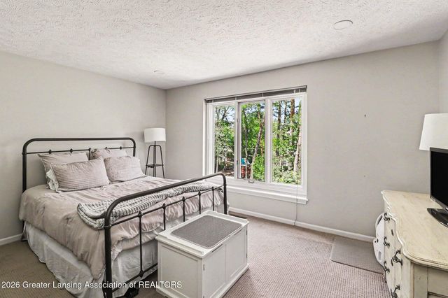 2480 Overglen Court, East Lansing, MI 48823
