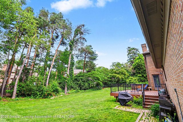 2480 Overglen Court, East Lansing, MI 48823