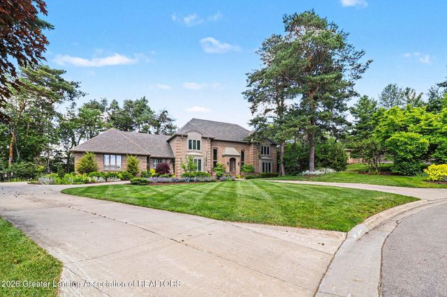 2480 Overglen Court, East Lansing, MI 48823
