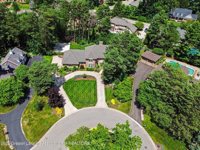 2480 Overglen Court, East Lansing, MI 48823