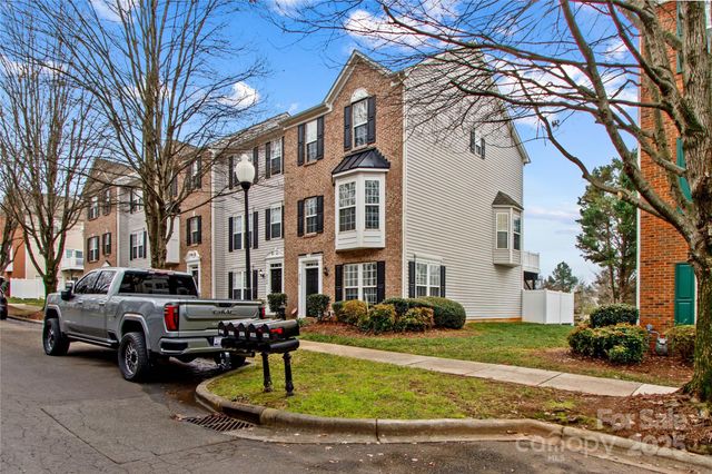 9754 Blossom Hill Drive, Huntersville, NC 28078