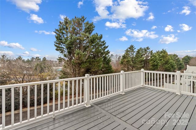 9754 Blossom Hill Drive, Huntersville, NC 28078