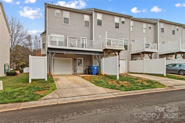 9754 Blossom Hill Drive, Huntersville, NC 28078