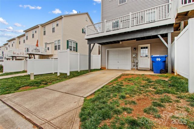 9754 Blossom Hill Drive, Huntersville, NC 28078