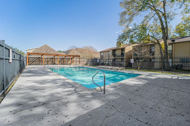 3300 Pebblebrook Drive 75, Seabrook, TX 77586