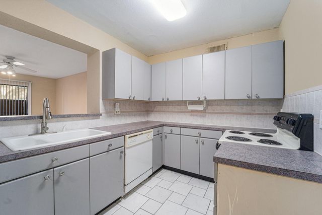 3300 Pebblebrook Drive 75, Seabrook, TX 77586