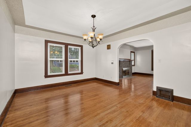 660 E Colorado Street, Davenport, IA 52803