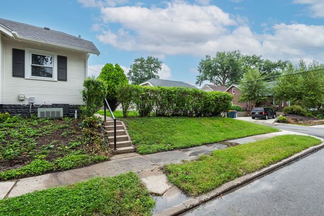 660 E Colorado Street, Davenport, IA 52803