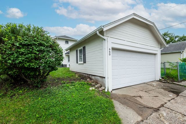 660 E Colorado Street, Davenport, IA 52803