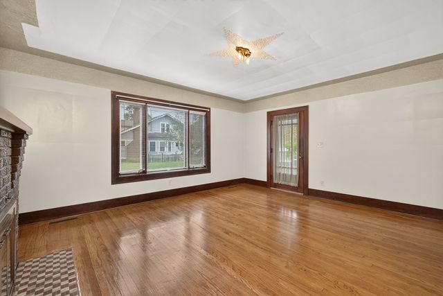 660 E Colorado Street, Davenport, IA 52803