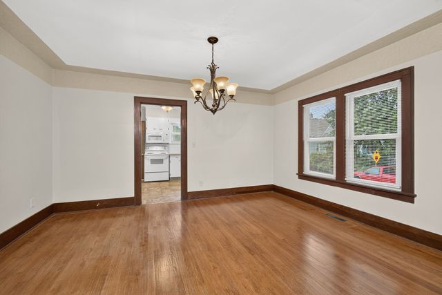 660 E Colorado Street, Davenport, IA 52803