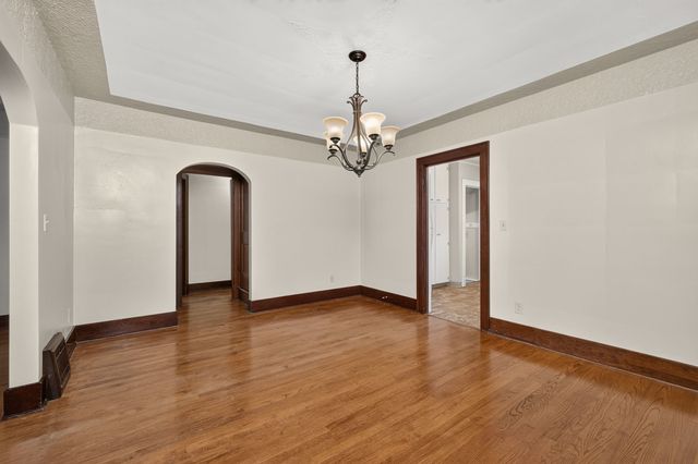 660 E Colorado Street, Davenport, IA 52803