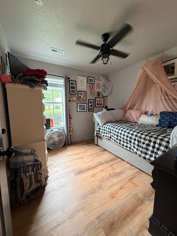 833 S Eastview Drive, Fayetteville, AR 72701