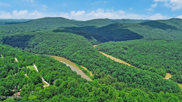 517 Big Sky Rd, Jamestown, TN 38556