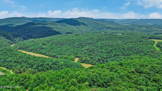 517 Big Sky Rd, Jamestown, TN 38556