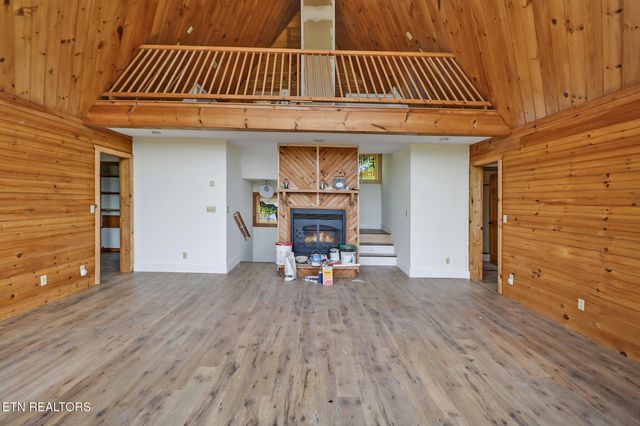 517 Big Sky Rd, Jamestown, TN 38556