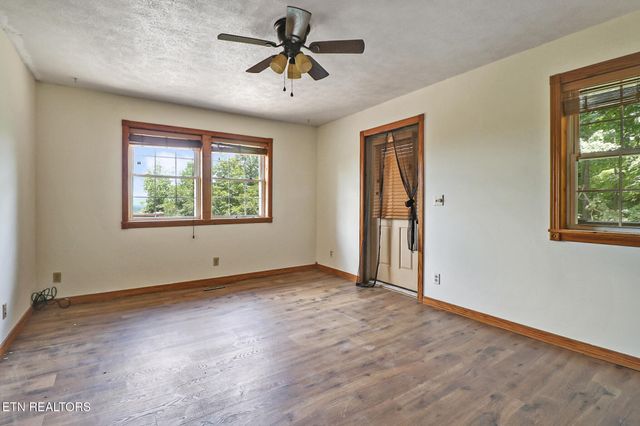 517 Big Sky Rd, Jamestown, TN 38556