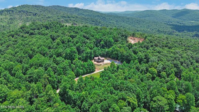 517 Big Sky Rd, Jamestown, TN 38556