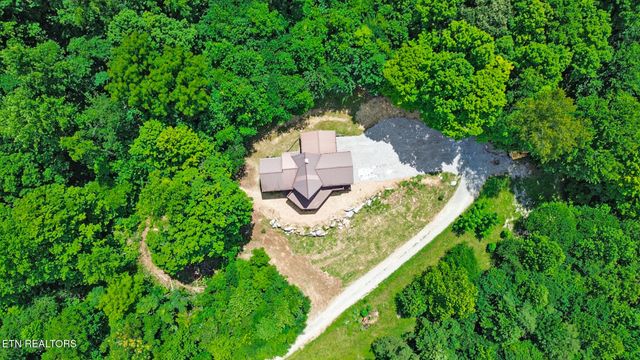 517 Big Sky Rd, Jamestown, TN 38556