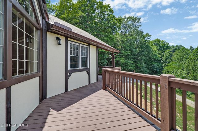 517 Big Sky Rd, Jamestown, TN 38556