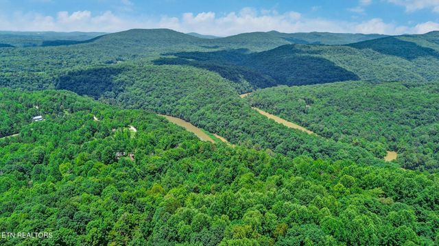 517 Big Sky Rd, Jamestown, TN 38556