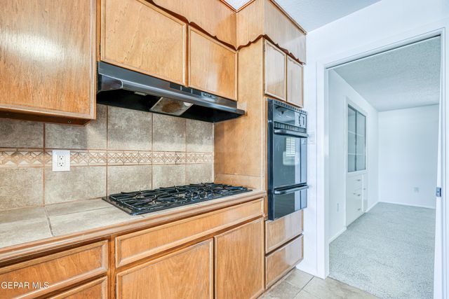 1716 LAZY, El Paso, TX 79902
