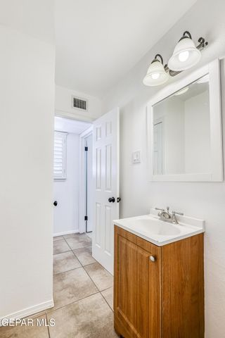 1716 LAZY, El Paso, TX 79902