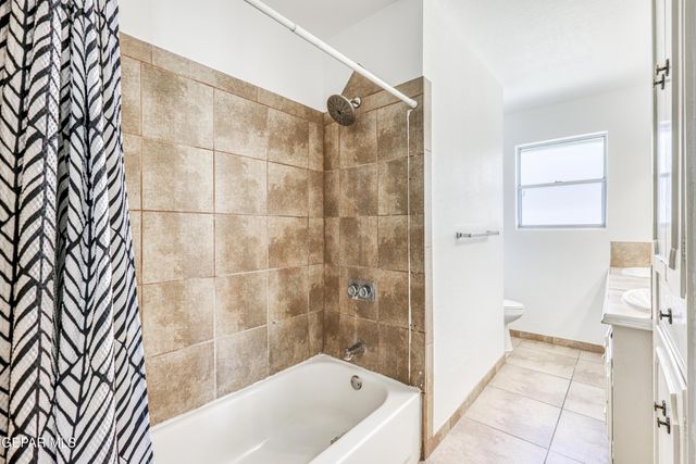 1716 LAZY, El Paso, TX 79902