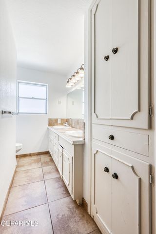 1716 LAZY, El Paso, TX 79902