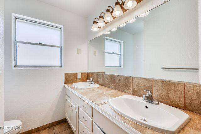 1716 LAZY, El Paso, TX 79902