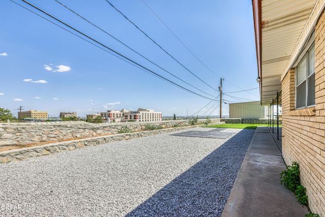 1716 LAZY, El Paso, TX 79902
