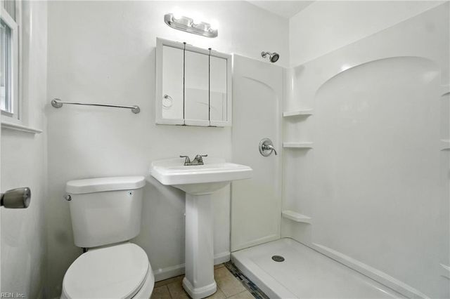 3 Ross CT, Portsmouth, VA 23701