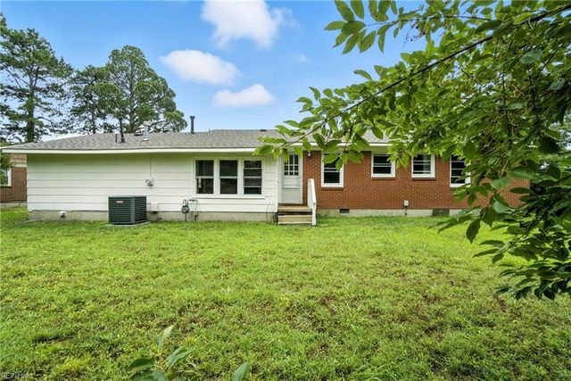 3 Ross CT, Portsmouth, VA 23701
