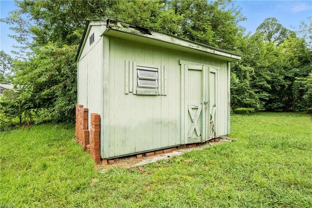 3 Ross CT, Portsmouth, VA 23701