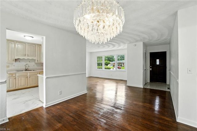 3 Ross CT, Portsmouth, VA 23701