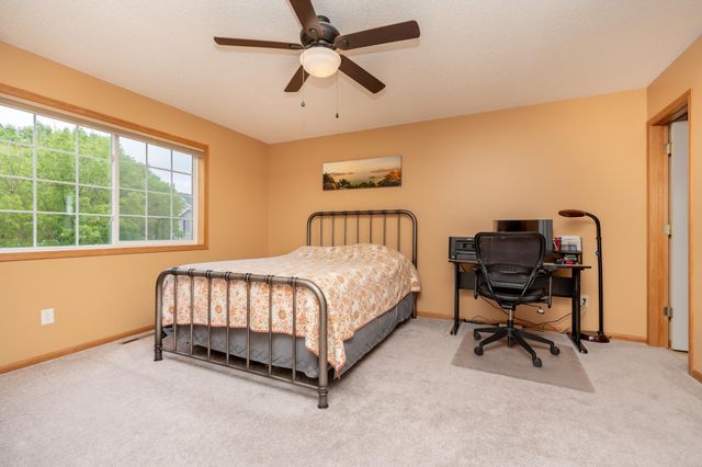 2395 Alysheba Court, Shakopee, MN 55379