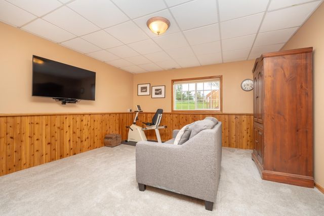 2395 Alysheba Court, Shakopee, MN 55379