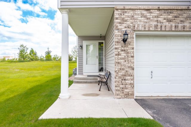 2395 Alysheba Court, Shakopee, MN 55379