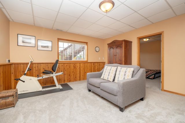 2395 Alysheba Court, Shakopee, MN 55379