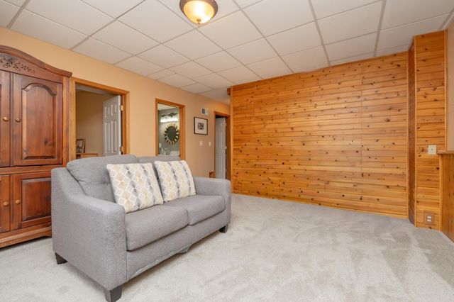 2395 Alysheba Court, Shakopee, MN 55379