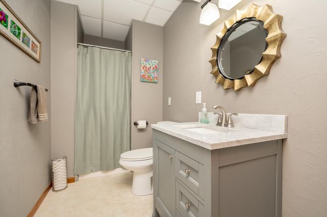2395 Alysheba Court, Shakopee, MN 55379